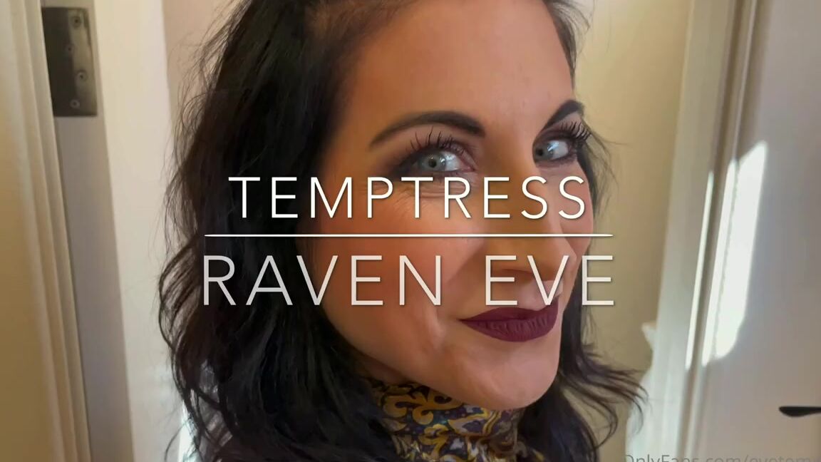 Temptress Raven Eve Aka Evetemptress Onlyfans Bts With Pet Before We Did Some Shooting We Clearly Are Having Fun