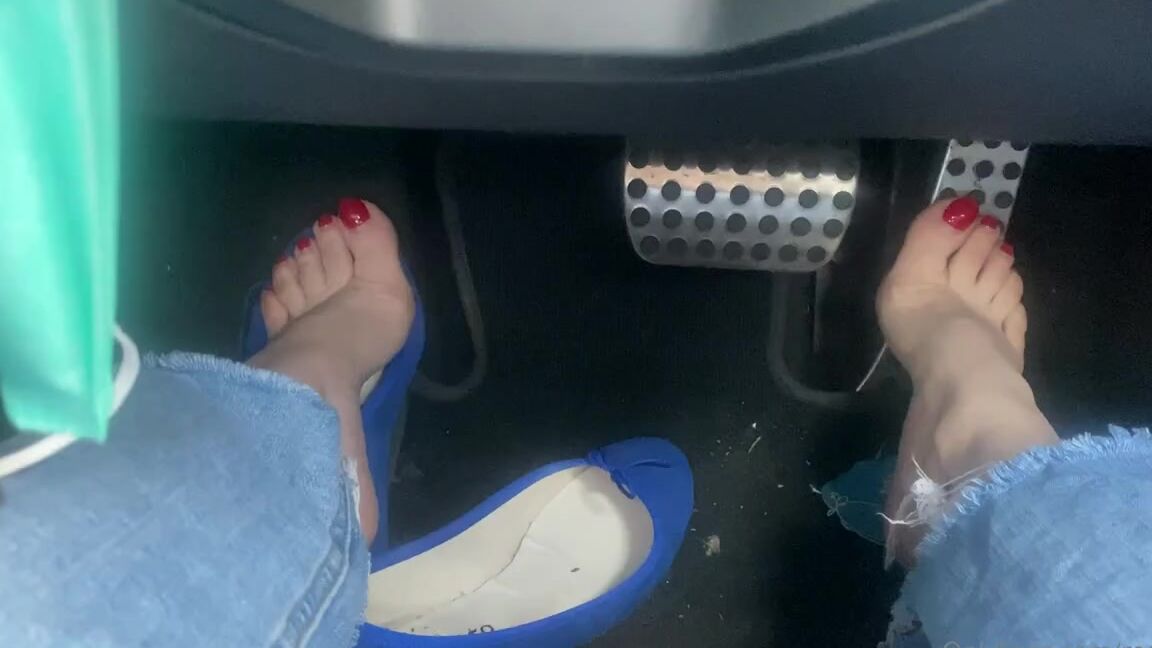 Miss Harriet Nicknamed Redtoes Onlyfans Sunday Drive