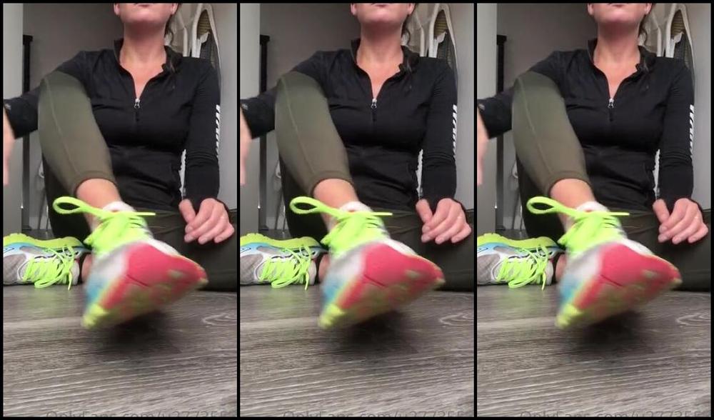 Kissable Toes Nicknamed Kissabletoess Onlyfans Today S Run Was A Hard One But That Only Means Extra Sweaty Feet Anyone A Fan