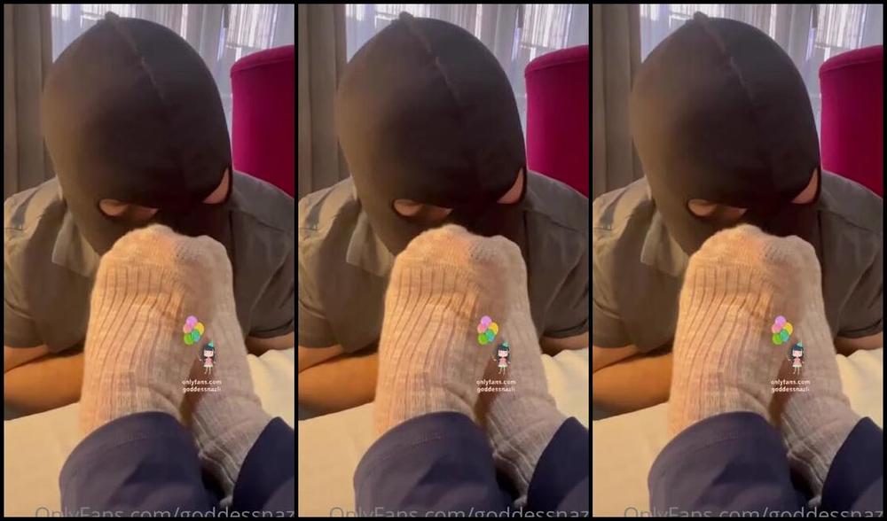 Onlyfans Model Goddess Nazli Aka Goddessnazli Kokulu Orap Sevdasi Farkl A Smelly Socks Different Angle