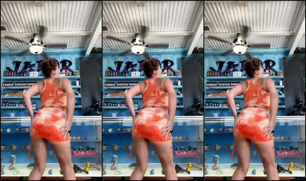 Misskushcakes 2526970947 07 18 2022 Stream Started At 07182022 0728 Pm Dancing At The Shop