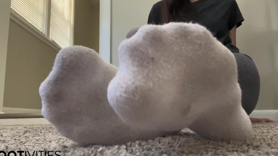 Ivy S Feet Nicknamed Footivy Foot Fetish 06 02 2023 Onlyfans Video Sock Tease W Strip Warning Background Music