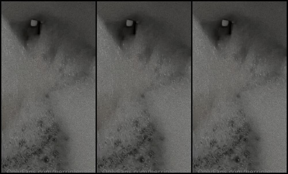 Herrin Lena Nicknamed Herrinlena666 Onlyfans Was Ein Geiles Gefhl Nach Einem Langen Tag Zu Baden Und Dabei Euch Loser Abzumelken