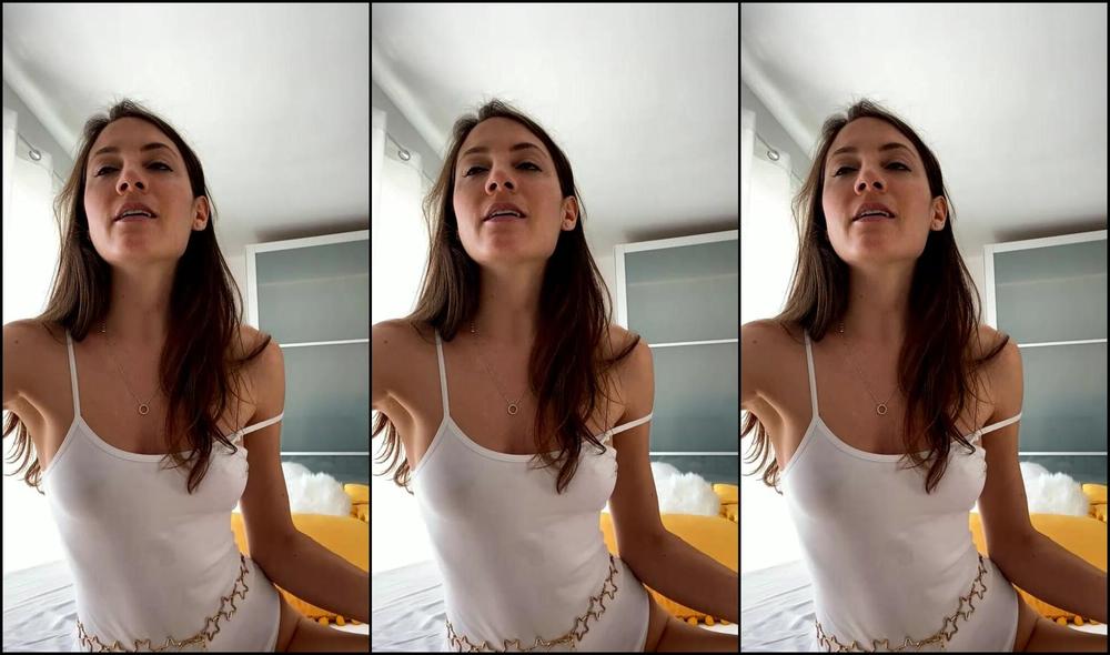 mysweetapple-10-05-2021-2105627396-stream-started-at-05-10-2021-01-29-pm-help-me-get-dressed-for-our-live-show-live-