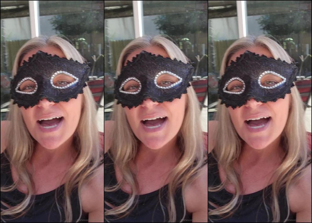 Sexyfeetgirl Here S Me Being Candid For You Guys