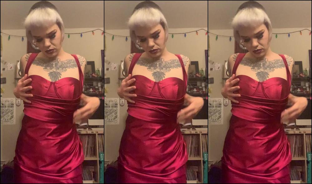 Rubyriots 2016005590 01 24 2021 Stripping Down After The Awards Ceremony