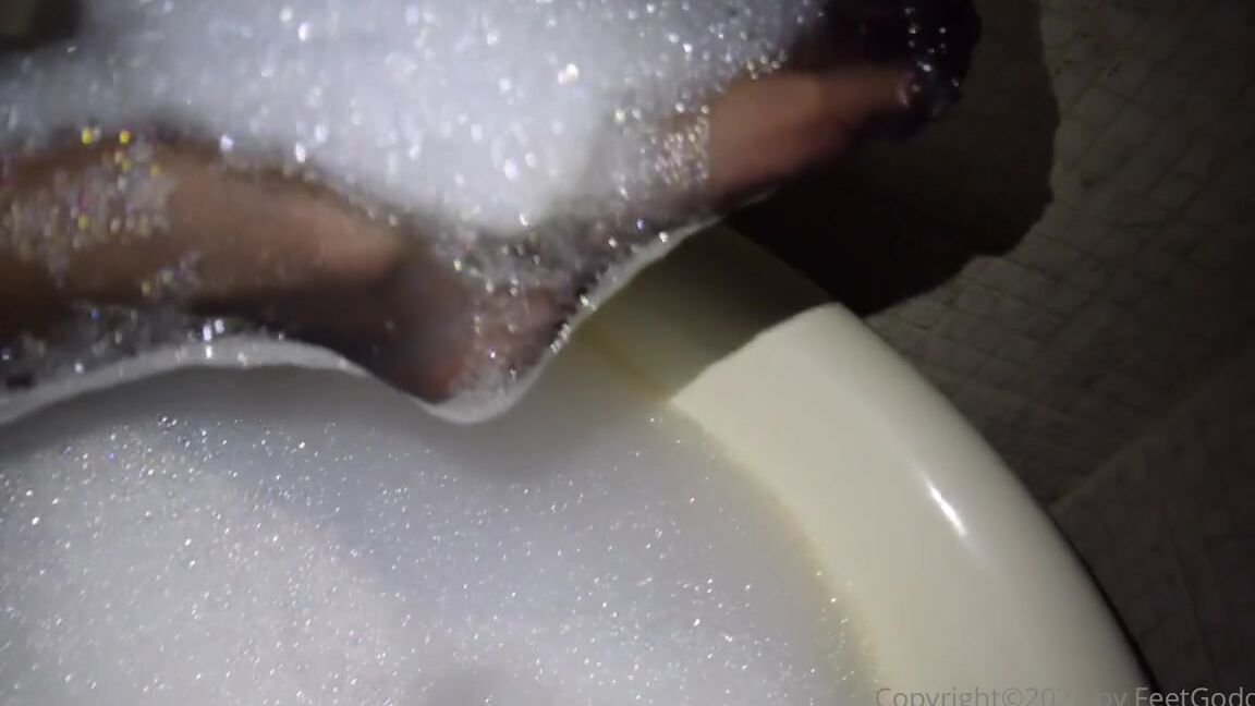 Eve Schwarz Nicknamed Eveschwarz Onlyfans At The End Of A Long Week Nothing Sounds More Relaxing Than Soaking In A Bubble Bath Hope You