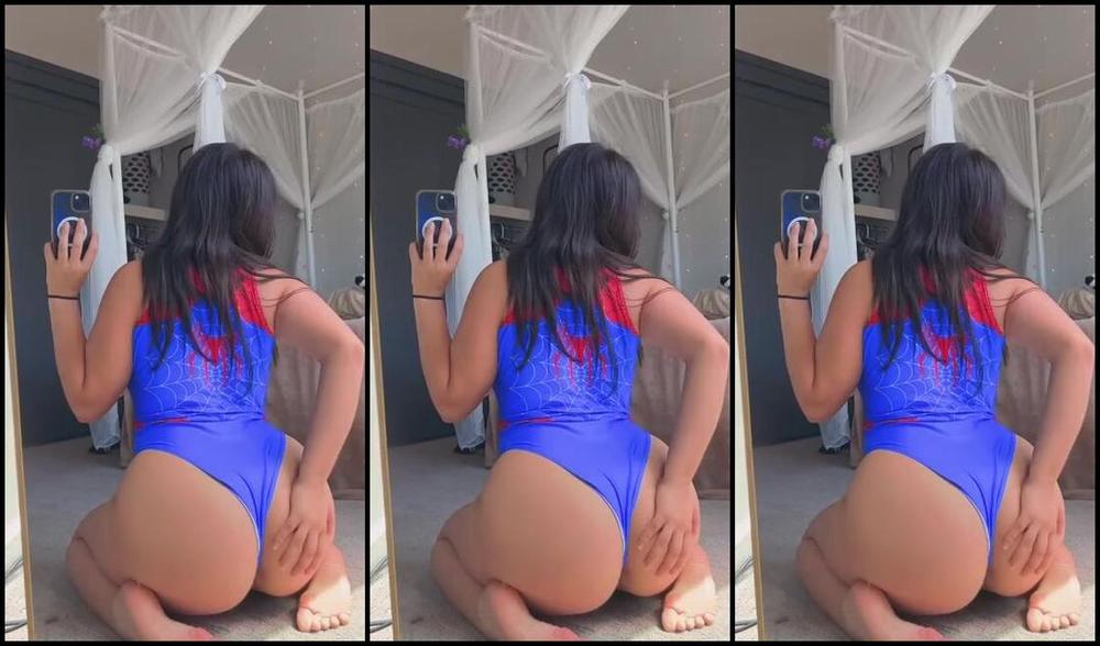 Mabelsummer Onlyfans Little Foot Video For You Should I Do A Spicy Livestream Soon