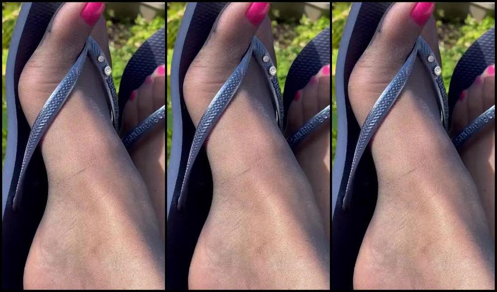 Anas Socks Nicknamed Anas Socks Onlyfans Who Likes Nylons And Flip Flops 3