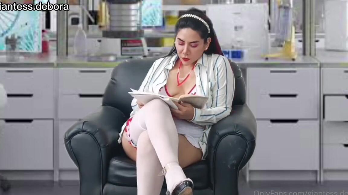 Giantess Debora Nicknamed Giantess Debora Onlyfans Evil Nurse Debora Vs Small Town Full 26 Minutes 15 She Stole Some Vitamins From The Lab Wqz