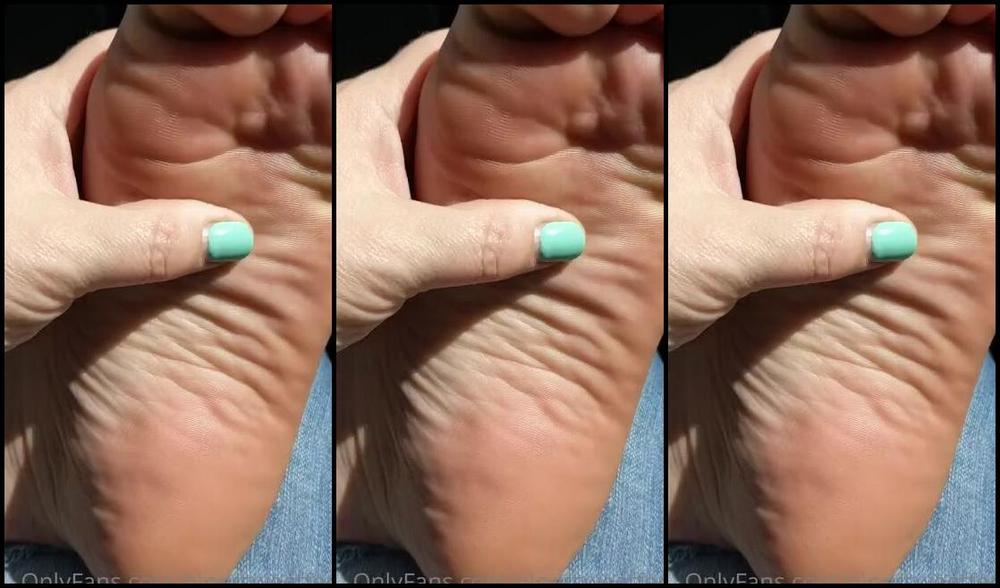 Pipersweetfeet Onlyfans I Havent Had Time To Make Anything Fun For You Guys So Heres Me Listening To Free Bird Rubbing