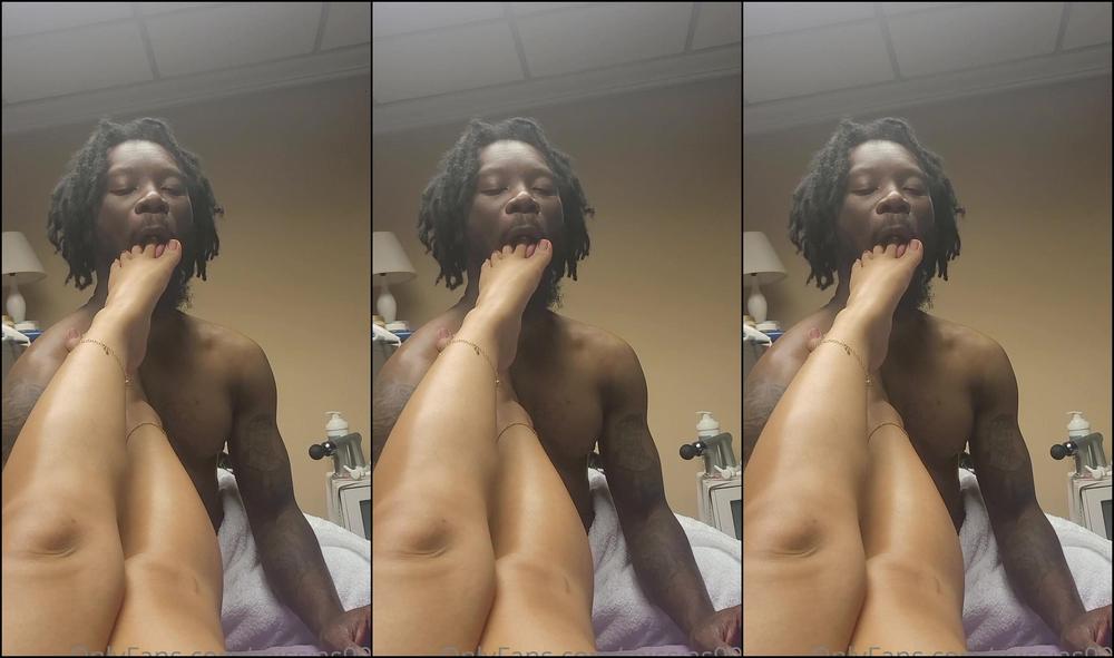 Missmai He Loved Every Minute Of Being Underneath My Feet