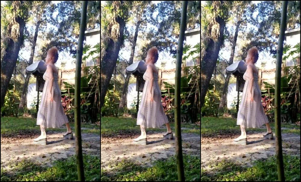 Anniebody Stream Started At Pm Outdoors Dancing Stretching Moving Grooving And