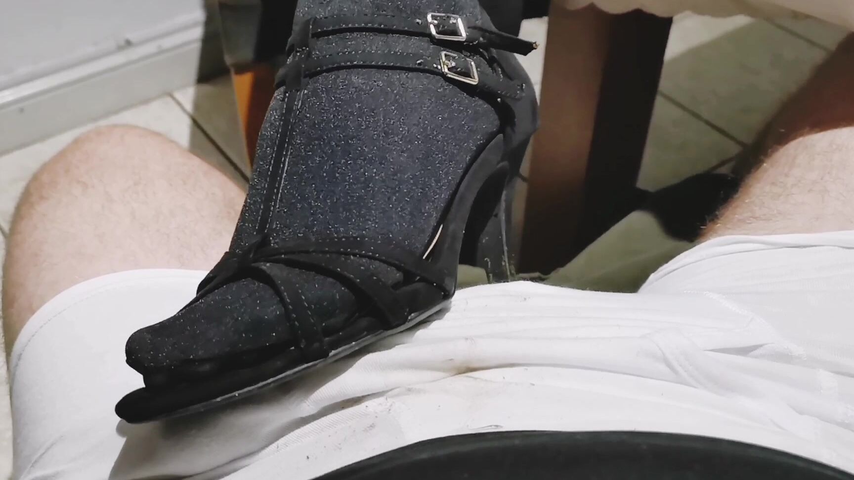 Dirty Shoe,High Heels,Shoe Fetish,Shoejob lexi snow dirty shoe job causes cum in pants ManyVids