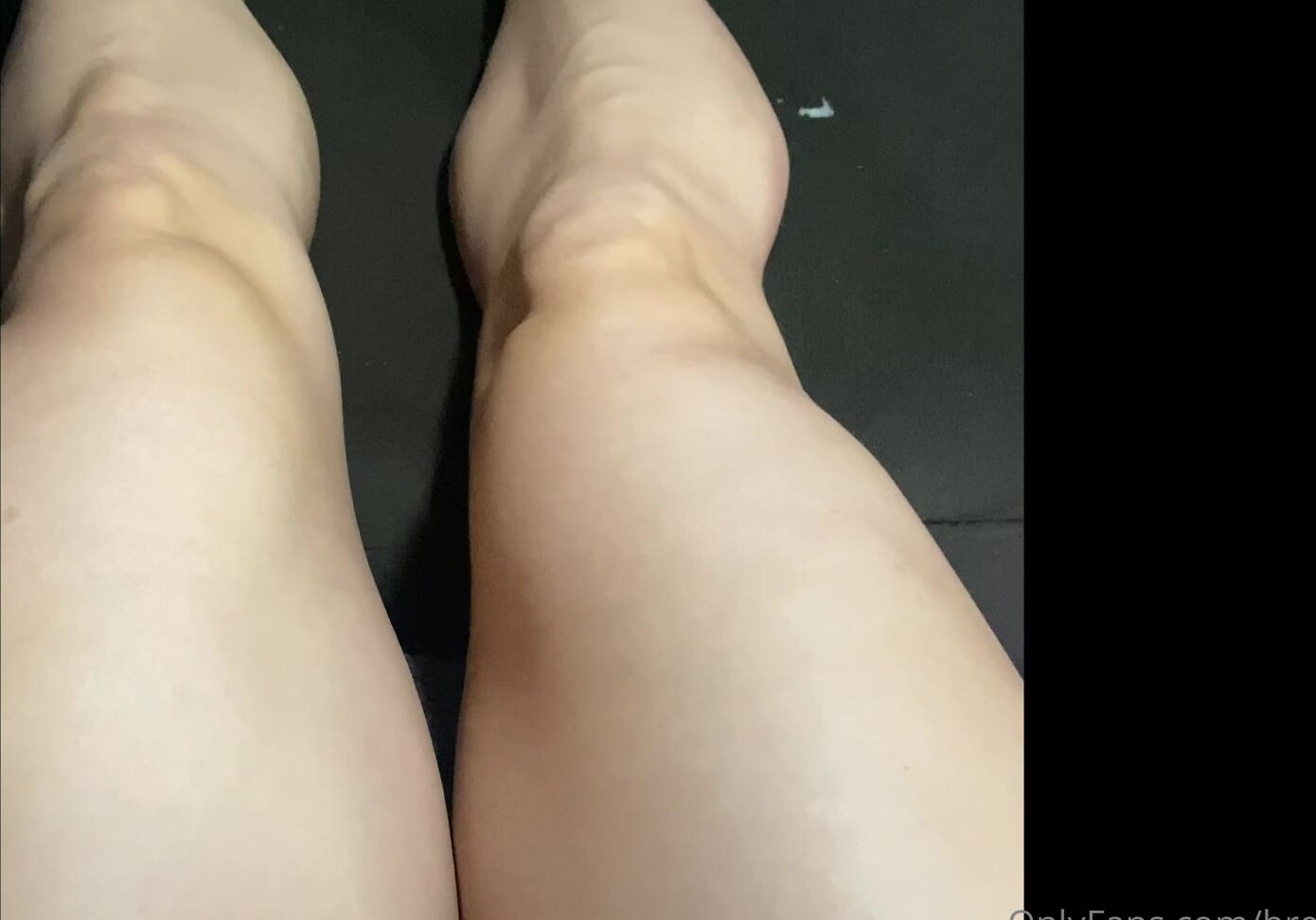 Kendra Heaux Flexing My Thighs