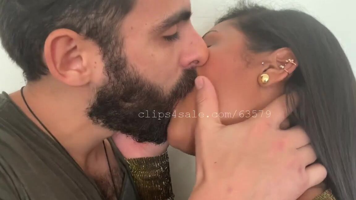 Kissingchannel Nicknamed Kissingchannel 12 18 2019 Onlyfans Video Gonzalo And Claudia Kissing Tuesday