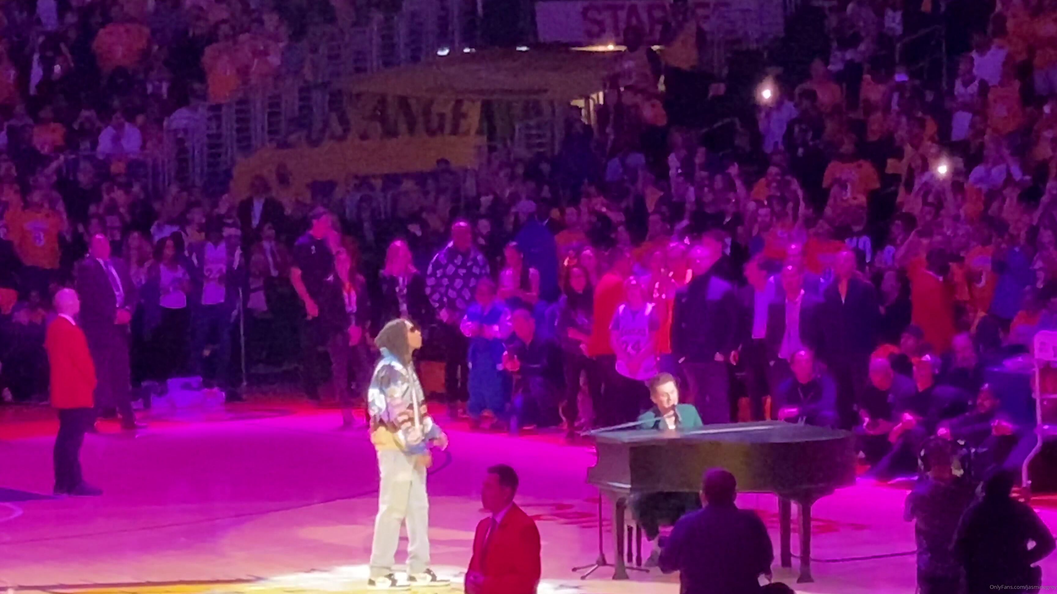 Jasminegrey I Went To The Lakers Game Tonight Here S A Lorie