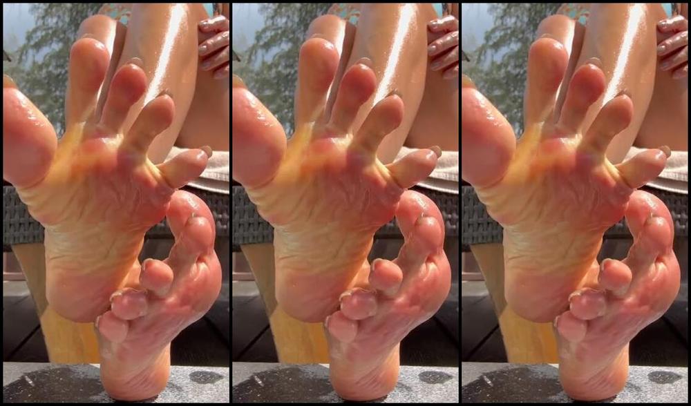 Worldsexiestfeet Onlyfans Merry Christmas Eve Everyone May This Day Lead You Into The Best New Year Ever