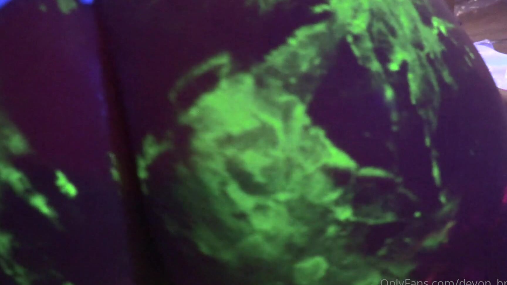 Devon Breeze Messy Uv Play With Cheyene I Love