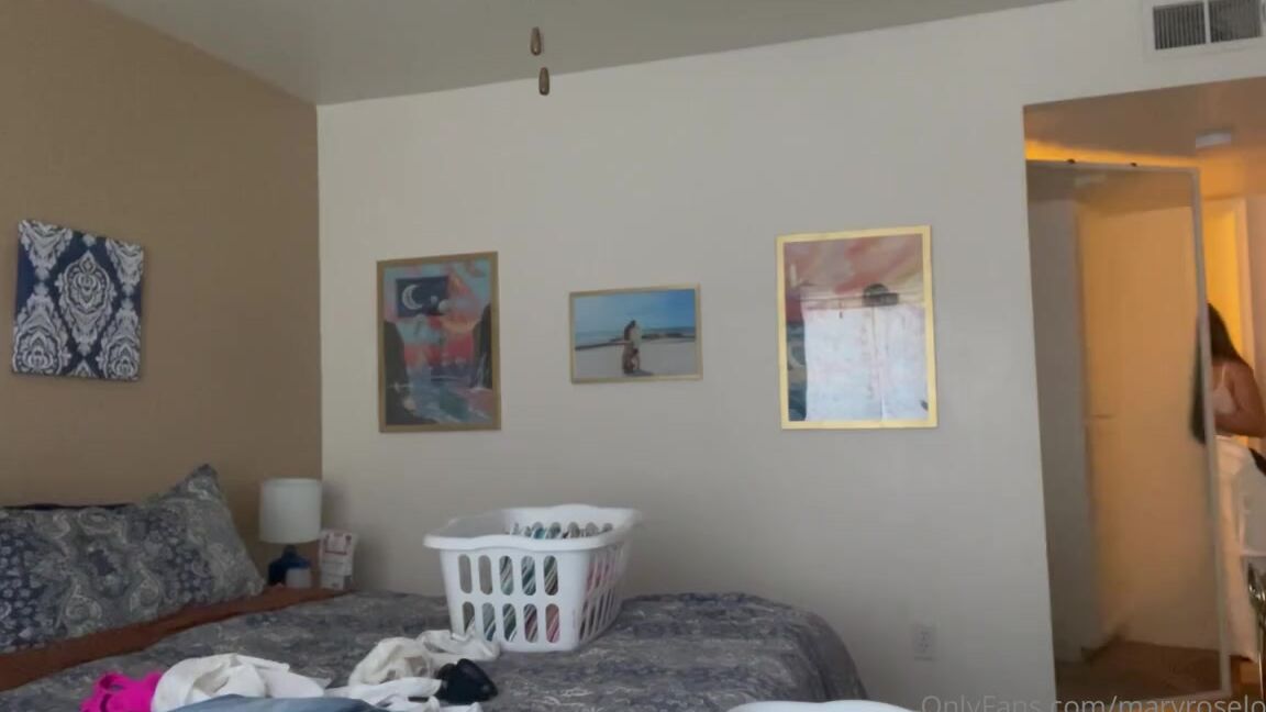 Mary Rose Love Nicknamed Maryroselove69 Onlyfans Found This In My Camera Roll