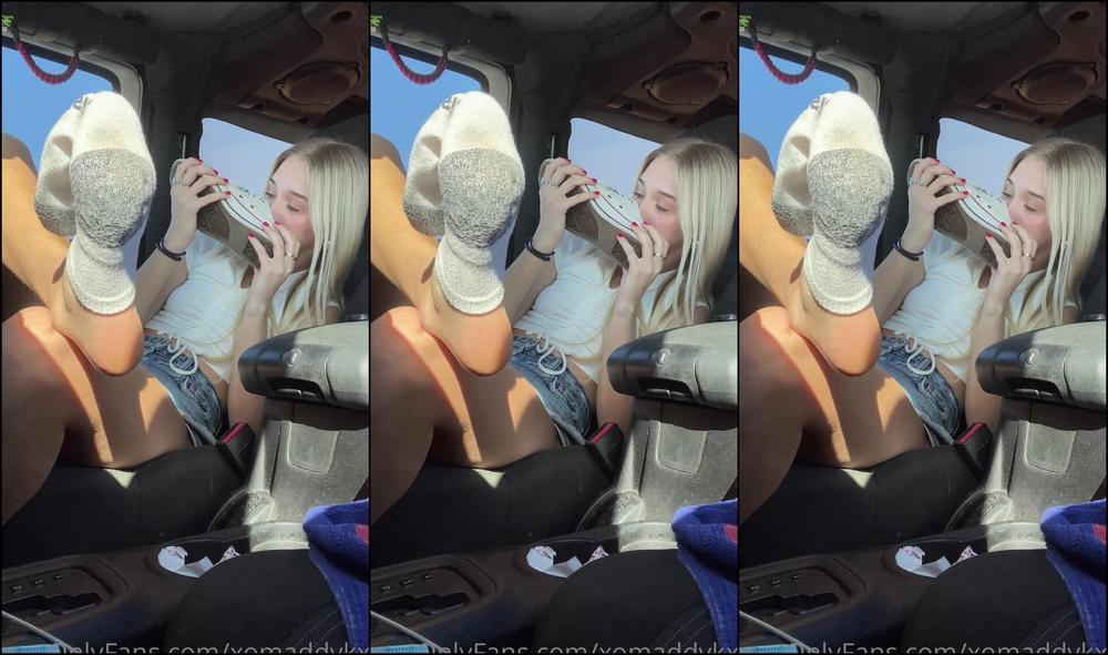 Xomaddykxo My Sweaty Converse Soles Today And I Can T Get Enough Of These Stinky Socks Im Wearing