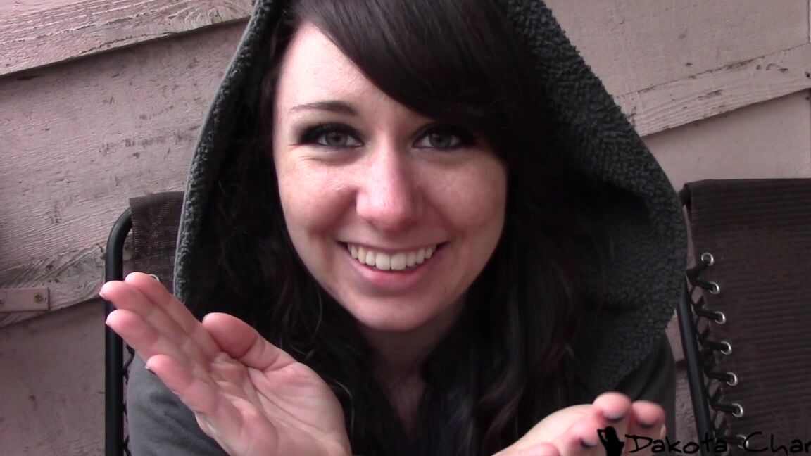 Dakotacharmsxxx Snot In The Cold