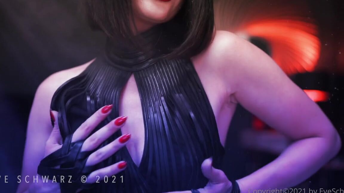 Eve Schwarz Nicknamed Eveschwarz Onlyfans Its The Holiday Season The Season To Spread Cheer The Season Of Giving The Season To Show