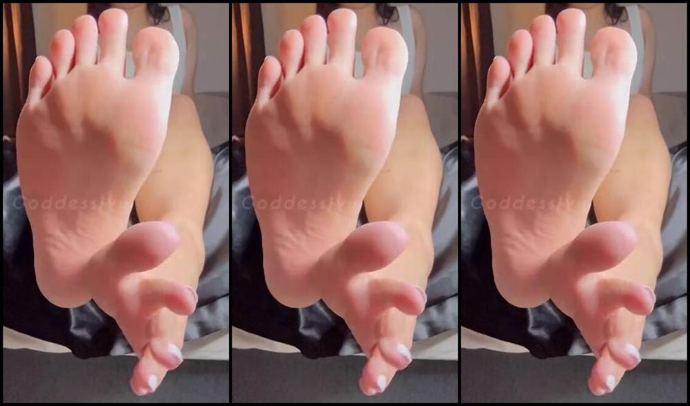 Goddessjvu 10 02 2024 Onlyfans Video Worship Wednesday Loser Licks My Foot Humiliation Youre Such A Loser For My Feet But