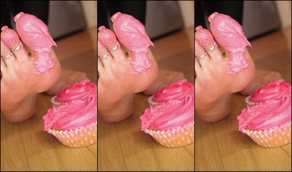 Footsiegalore This Homemade Cupcake Is For You But You Know The Best Way For Me To Serve It To You
