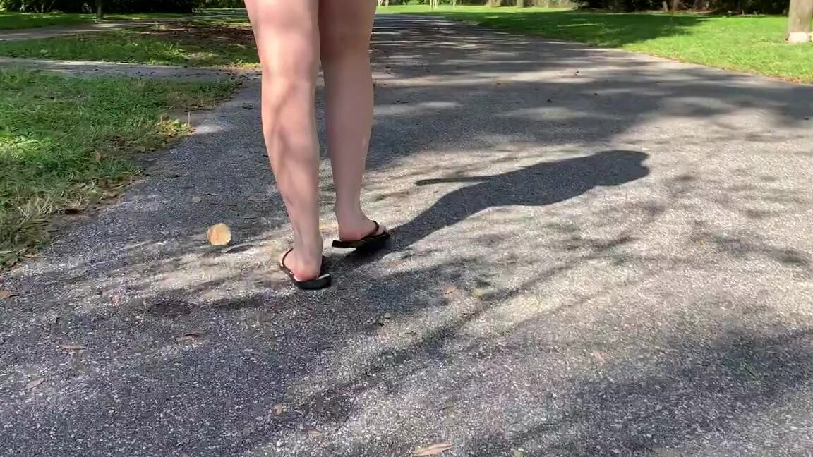 Victoria Soles Nicknamed Sassysolesxo 02 08 2021 Onlyfans Video 2 Min Of Me Walking Outside In My Worn Flipflops Ft Full Body As Well