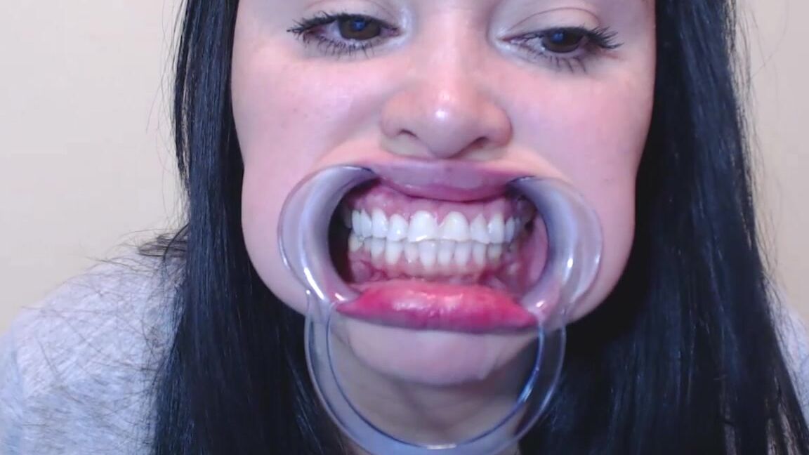 Princessdi Big Mouth Teeth Fetish