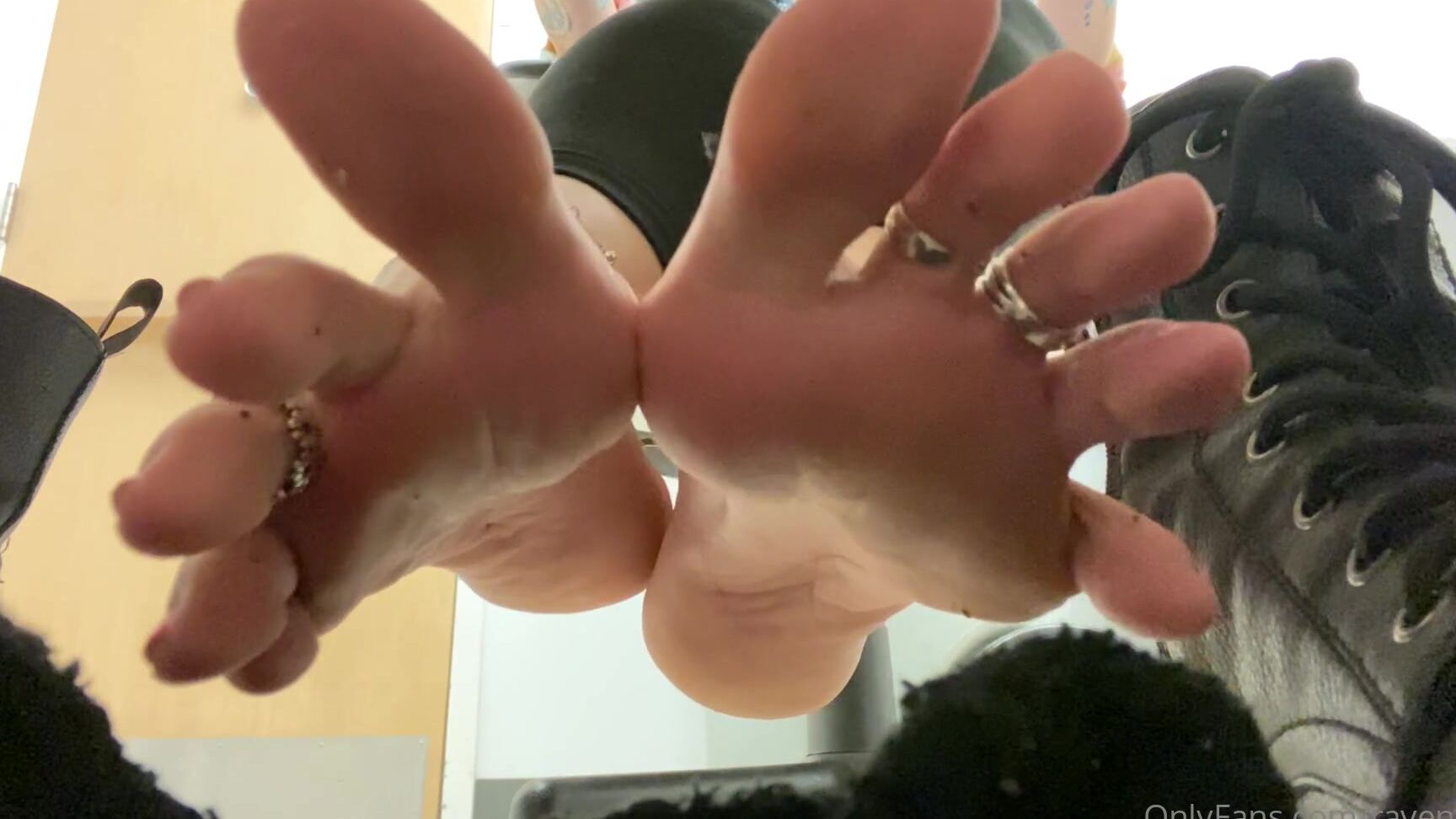 Ravensiryn Been So Long Since I Ve Been Able To Sneak A Video Under My Desk