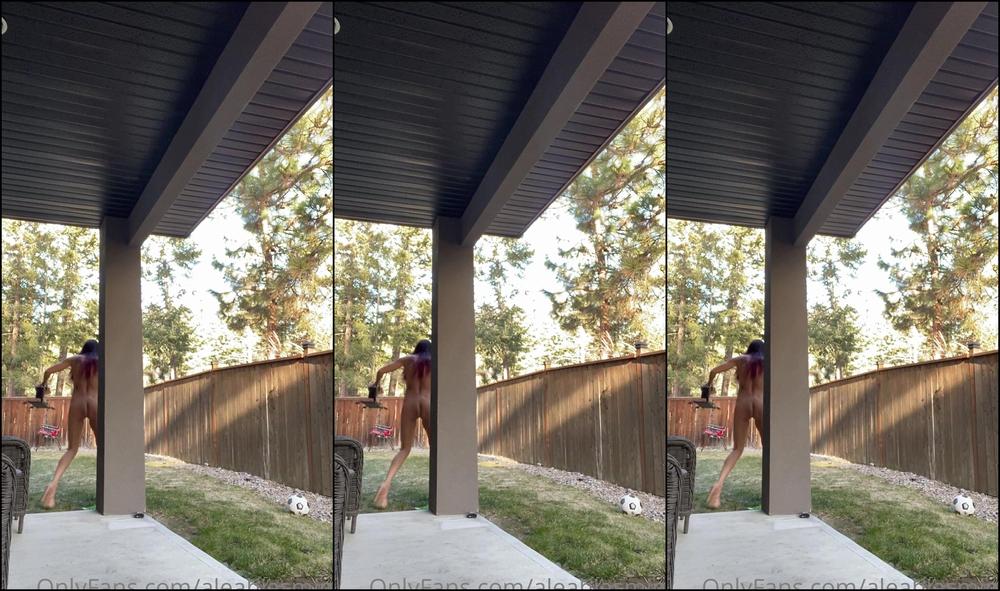 aleahjasmine-23-01-2021-2014793695-streaking-with-aleahjasmine-and-her-fuck-machine-dildo-well-before-the-world-came-cras