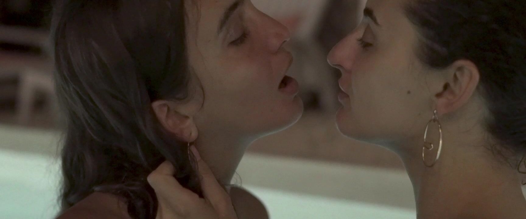 Manyvids, anahhabana, Lesbians, Latina, Amateur, Tribadism, German3D, Oculus Rift, VR, 180, VR Porn, POV anahhabana dreams ft idabahbah Amateur