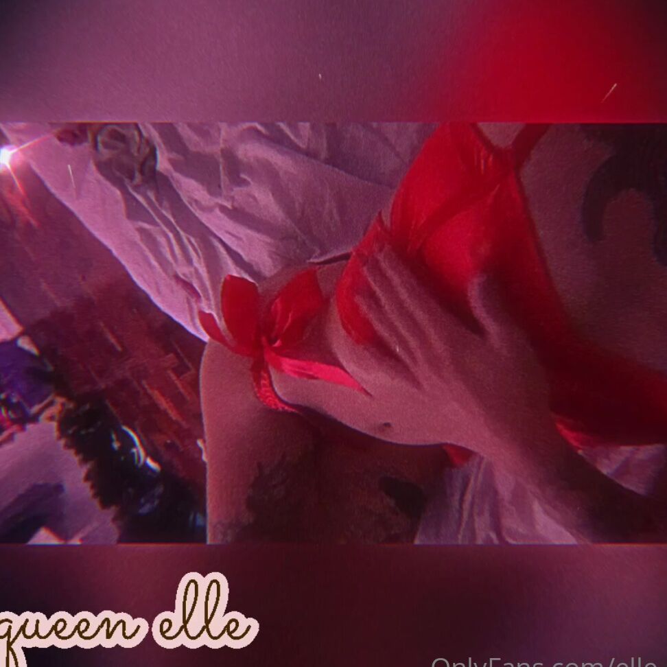 Elle O F 2136517621 06 15 2021 Momento De Adora O A Minha Bunda Worship Moment My Ass