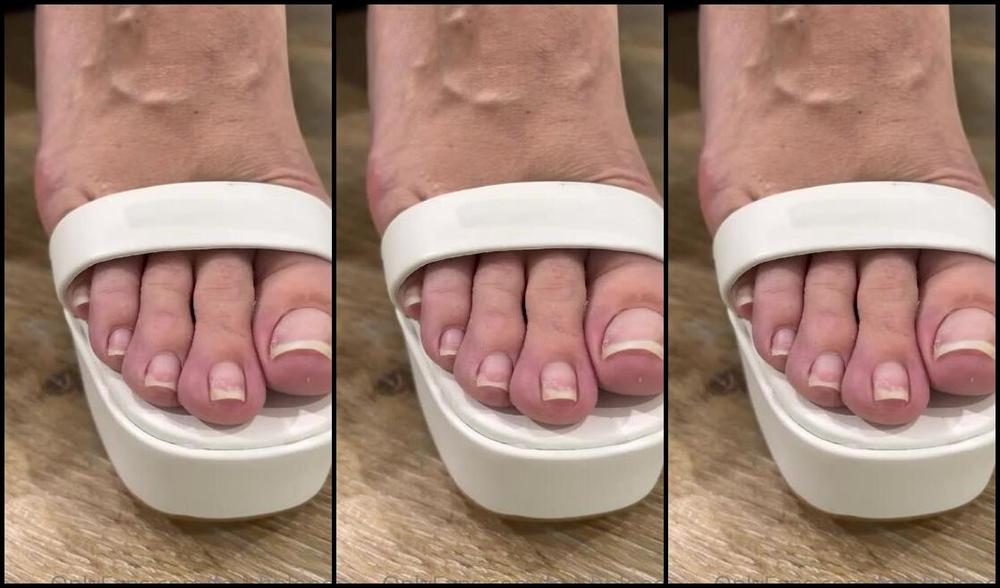 Foot Fetish Blonde Nicknamed Fetishblonde Onlyfans Trying On These Sexy Platform Heels Showing Off My Naked Toes