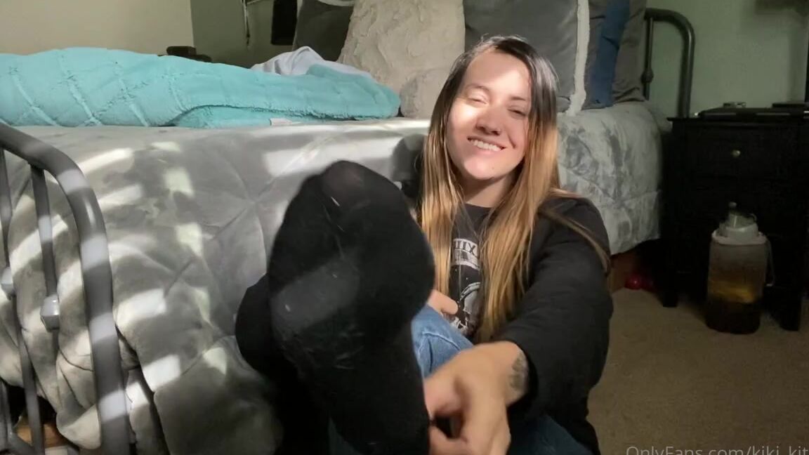 Kiki Kitsune Nicknamed Kiki Kitsune 06 26 2022 Onlyfans Video Ive Noticed You Looking At My Feet