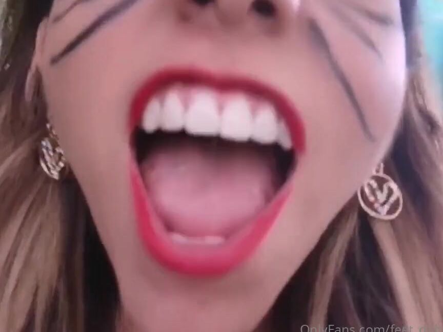 Giantess Debora Nicknamed Giantess Debora Onlyfans Giantess Sexy Cat Vore Eat Play With Her Mouse Vorefetish 6Min