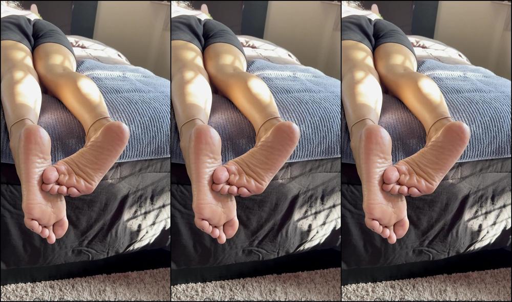 Chiquitatoes Happy Saturday Do You Like My Soles Just Wondering