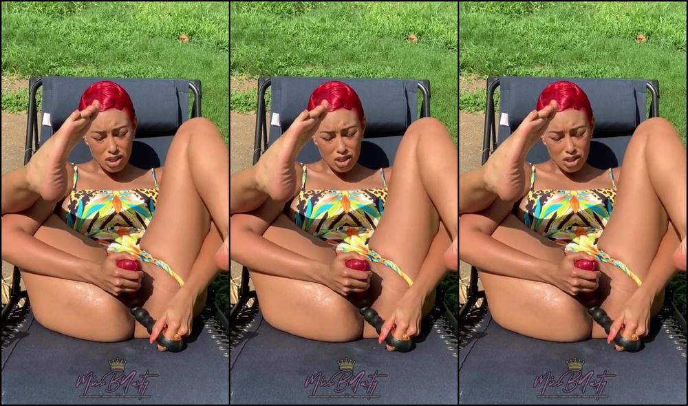 Missbnasty Squirts In Her Face After Dp