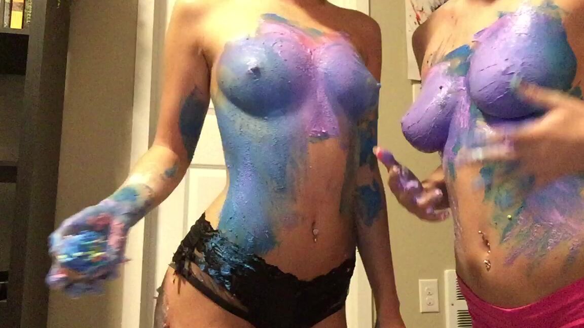 Indigowhite Sitting On Cake With Katie