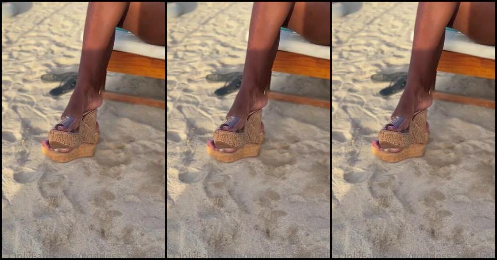 Goddess Annabelle Nicknamed Goddess Annabelle Onlyfans I Can Turn Your Little Fetish For Feet And Wedges Into An Addiction Look At This