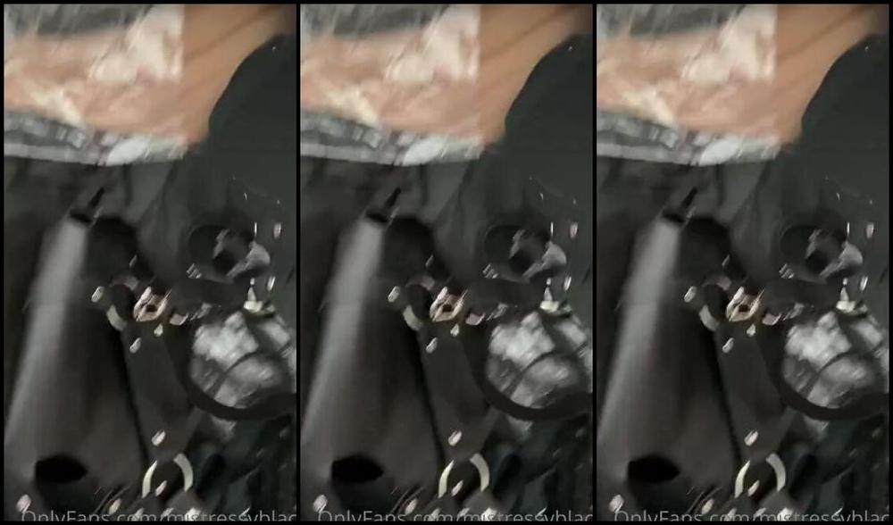 Mistress V Black Nicknamed Mistressvblack Onlyfans Os Acessrios Da Minha Ponygirl Chegou Ansiosas Pela Play Eu Estou