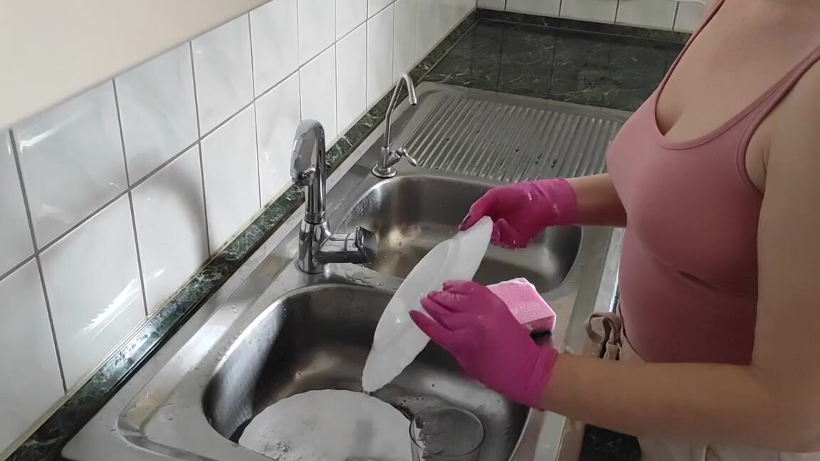 Tia Balton Nicknamed Tiabalton Onlyfans When You Want To Wash Away Your Dirty Fantasy But It Doesnt Work Fan Request