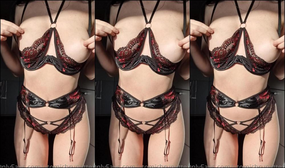 Atomicbrunette18 1 142