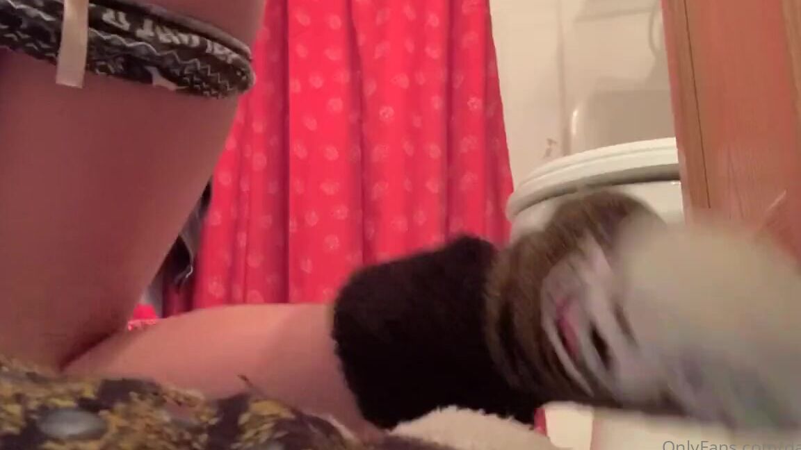 Daisea Fingering My Ass Hole