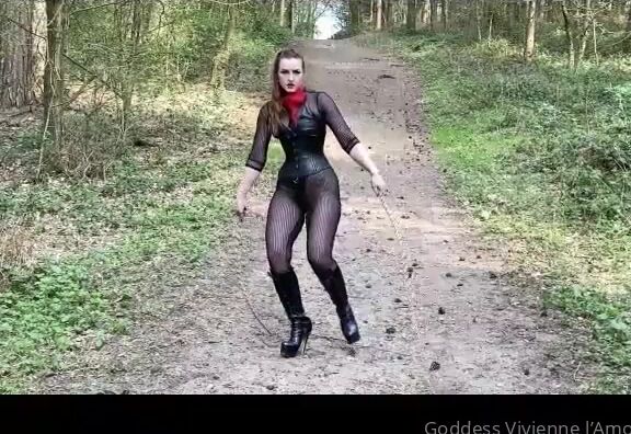 Vivienne L Amour Aka Vlproductionsuk Onlyfans Time To Get Outside Again Soon With My Whips I Have Some New Ones Too I Do Look Mighty Fine In Lea