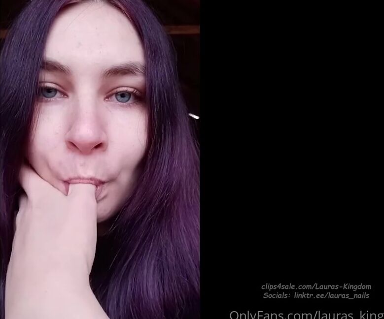 Lalalaura Nicknamed Lauras Kingdom 11 09 2023 Onlyfans Video Aishas Nails Lick