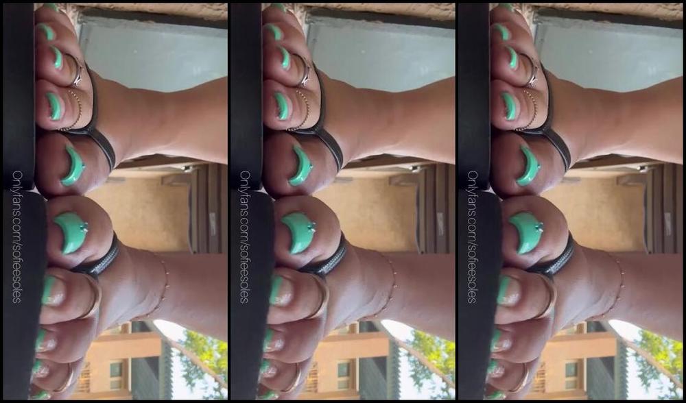 Sofieesoles Onlyfans Toe Wiggles In Blk Flip Flops