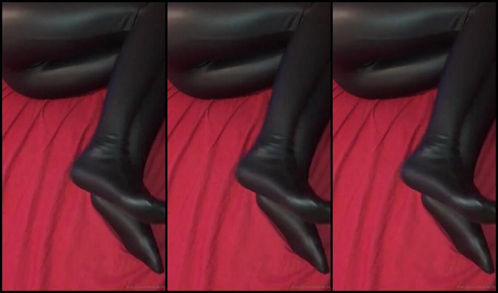 Red Queen Nicknamed Red Queen 94 Femdom 01 30 2020 Onlyfans Video My Leather Leggins Are Just Too Much Dont You Think